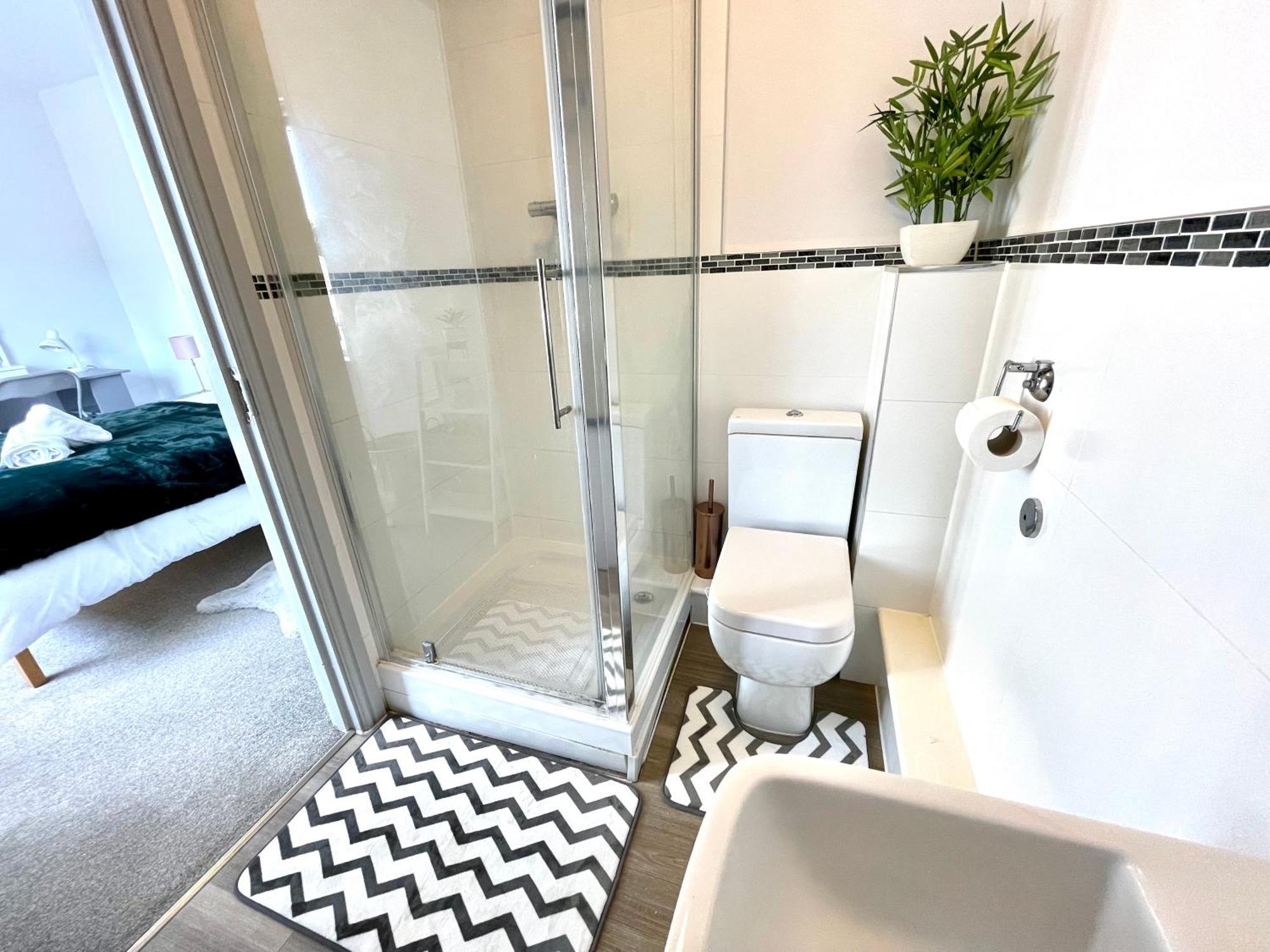 Stylish Cosy And Bright Apartment - Fantastic Location - Perfect For Business Or Solo Travellers بيشوبْسْ ستورتفورد المظهر الخارجي الصورة